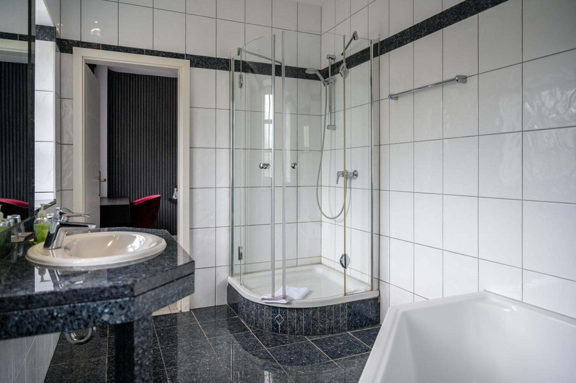 Vintage Hotel Koeln Pulheim - Kostenlose Parkplaetze Екстериор снимка